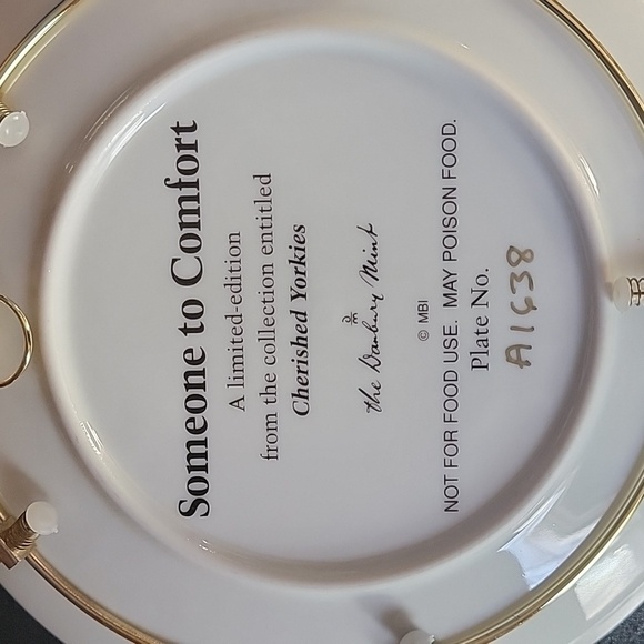 Vintage Danbury Mint., Someone to Comfort Yorkie Collector Plate - Picture 4 of 4